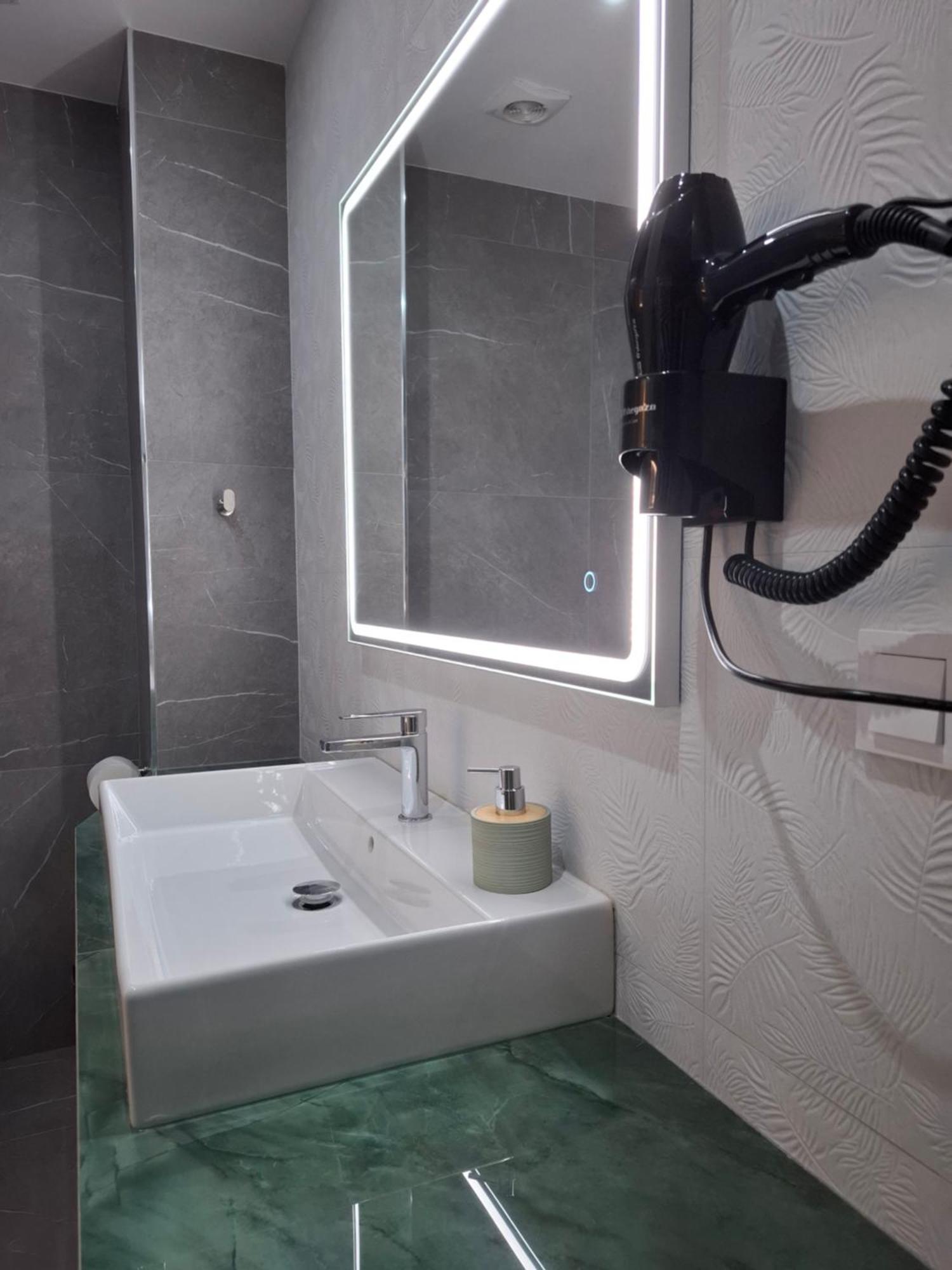 Hotel Exotique Santander Zewnętrze zdjęcie